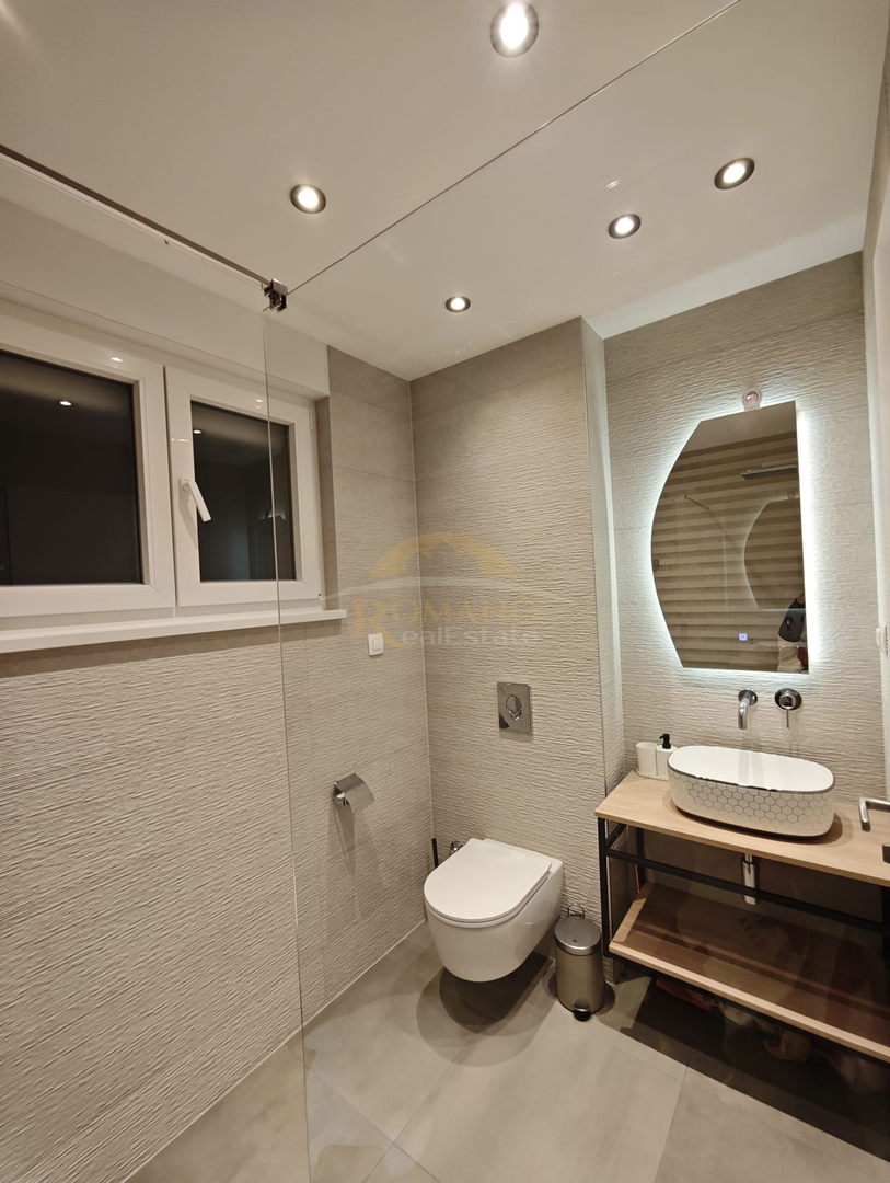 Attico di lusso a Okrug Gornji/Čiovo con terrazza sul tetto